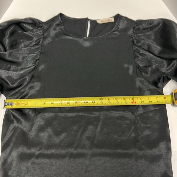 Vine & Love Women’s Satin Finish Long Flouncy Sleeved Blouse Size Small - Picture 7 of 10